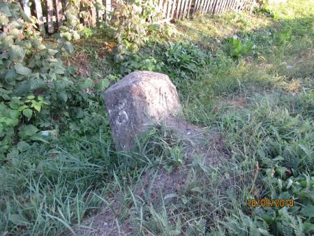 Добрівляни  Вул.Національного відродження за 3 садиби від Заліщик до Т образного перехрестя Поштовий стовпець 4-25 2018.09.18 ф.Площанський 